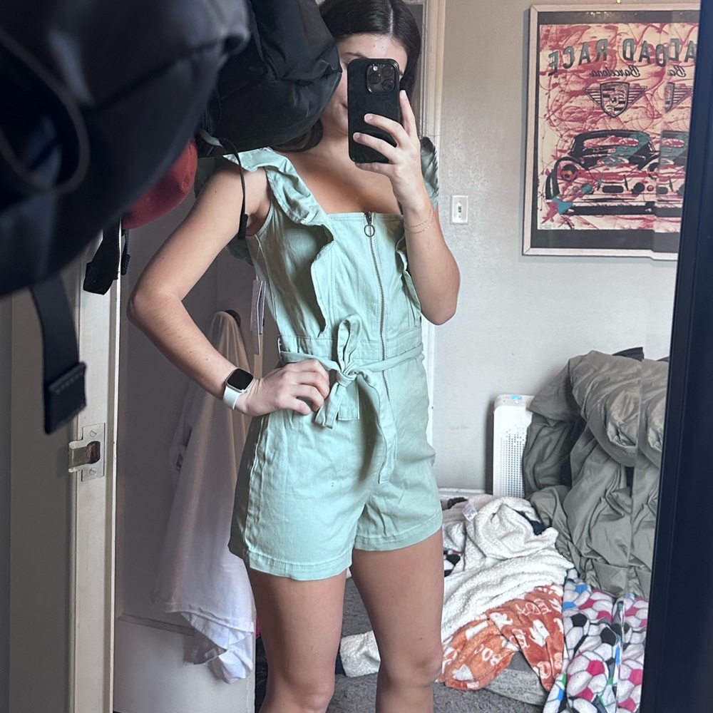 Tinseltown Ruffled Romper - Picture 5 of 5